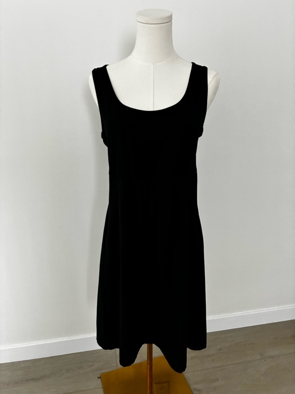 Columbia Classic Black Sleeveless Scoop Neck Athletic Sun protection Dress